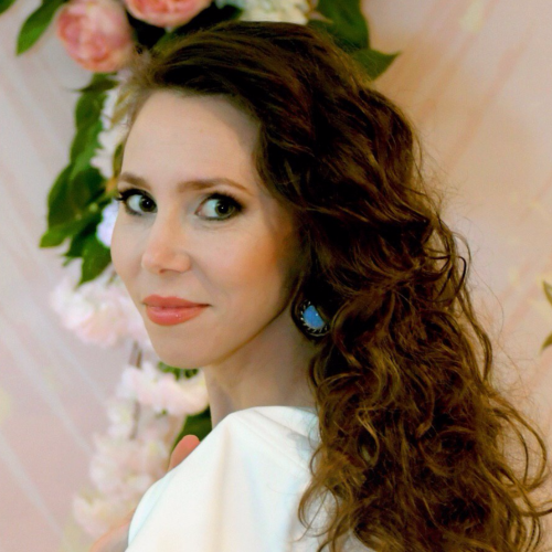 Спікер:   - психолог, психотерапевт, тренер, коуч, кандидат психологічних наук, доцент кафедри загальної психології та психодіагностики РДГУ (консультант/учитель) 